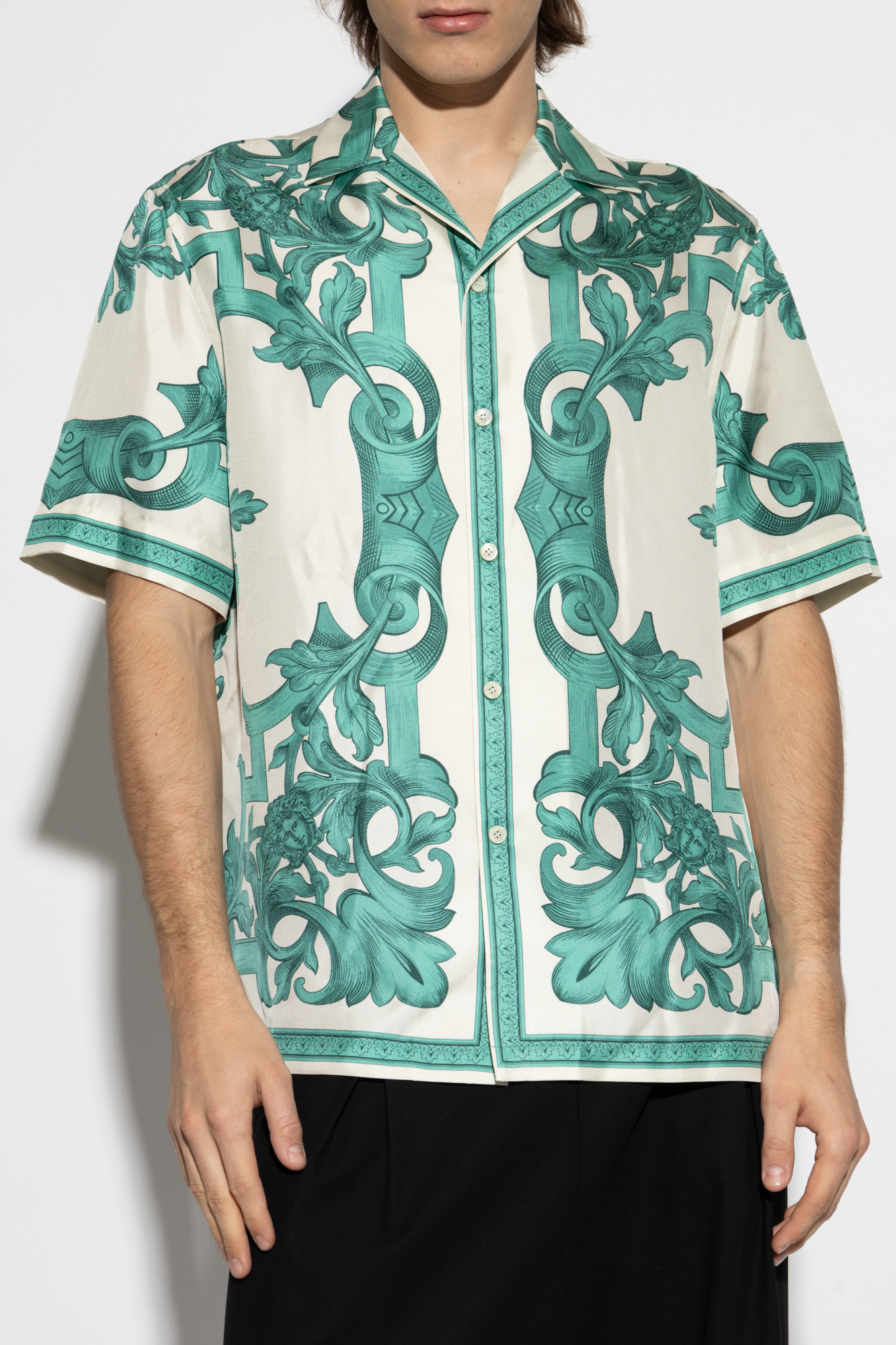 ✨VERSACE silk100% ブラウス✨ 　　　　✨サマー特価✨ ✨VERSACE silk100% ブラウス✨ ✨サマー特価✨